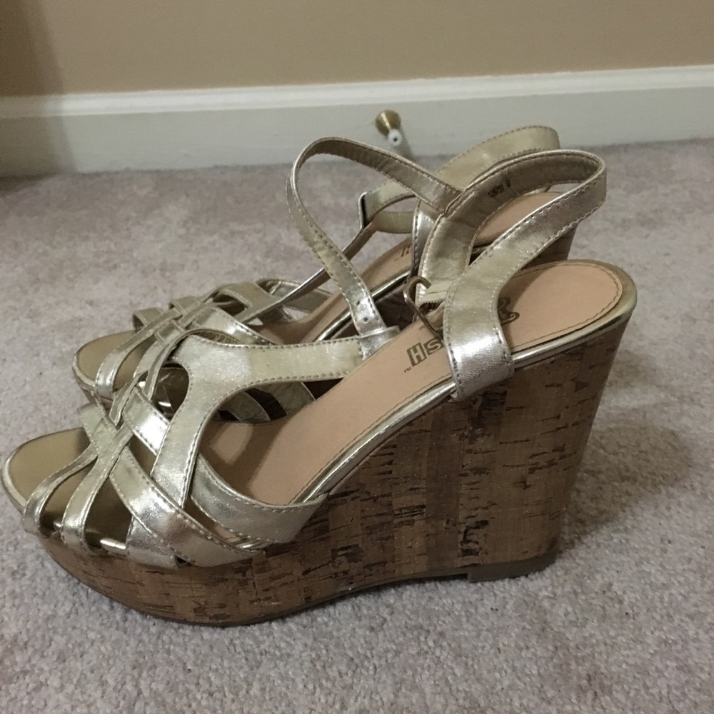 Heels - Picture 2 of 3